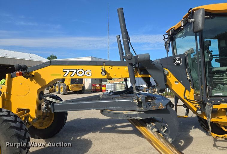 image for item EM7251 2018 John Deere  770G motor grader