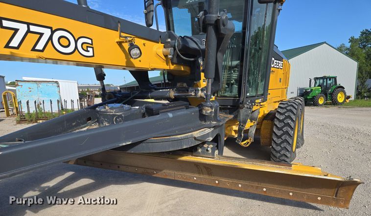 image for item EM7251 2018 John Deere  770G motor grader