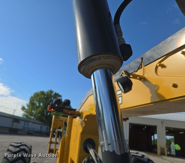 image for item EM7251 2018 John Deere  770G motor grader