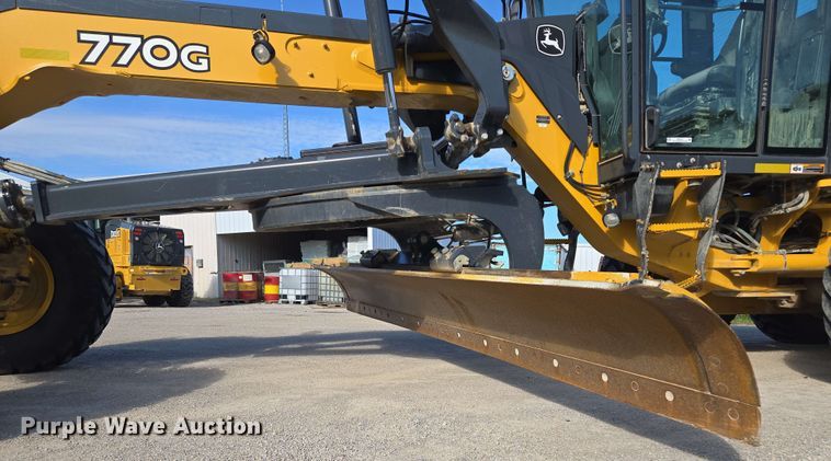 image for item EM7251 2018 John Deere  770G motor grader