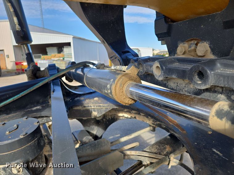 image for item EM7251 2018 John Deere  770G motor grader