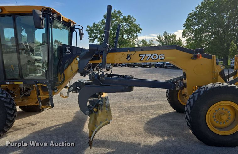 image for item EM7251 2018 John Deere  770G motor grader