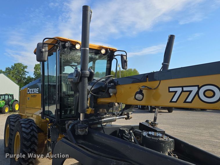 image for item EM7251 2018 John Deere  770G motor grader