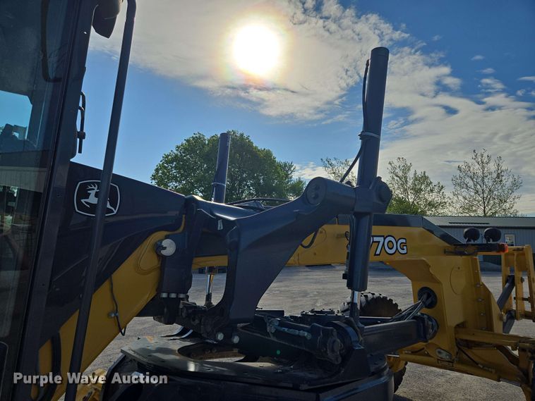 image for item EM7251 2018 John Deere  770G motor grader