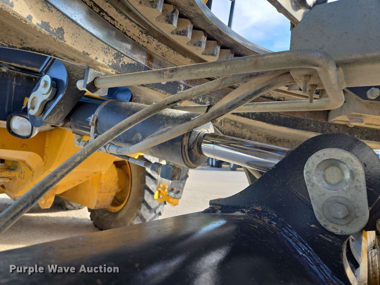 image for item EM7251 2018 John Deere  770G motor grader