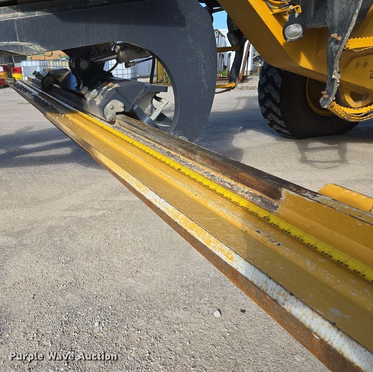 image for item EM7251 2018 John Deere  770G motor grader