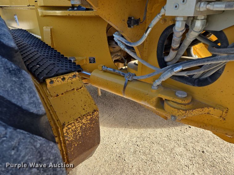 image for item EM7251 2018 John Deere  770G motor grader