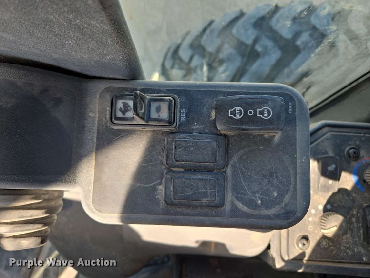 image for item EM7251 2018 John Deere  770G motor grader