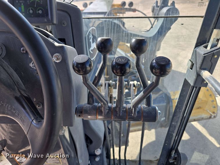 image for item EM7251 2018 John Deere  770G motor grader