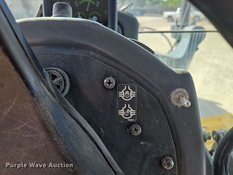 image for item EM7251 2018 John Deere  770G motor grader