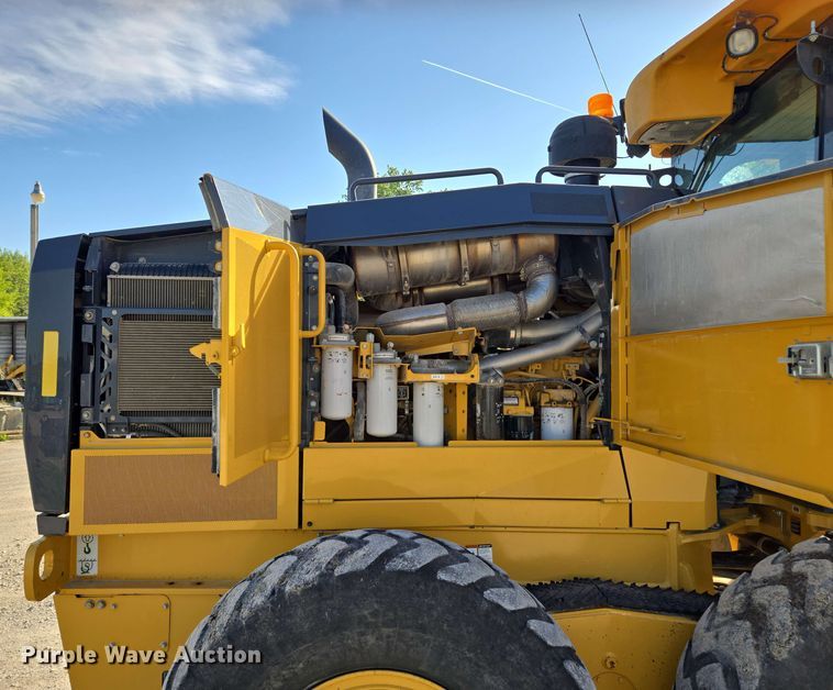 image for item EM7251 2018 John Deere  770G motor grader