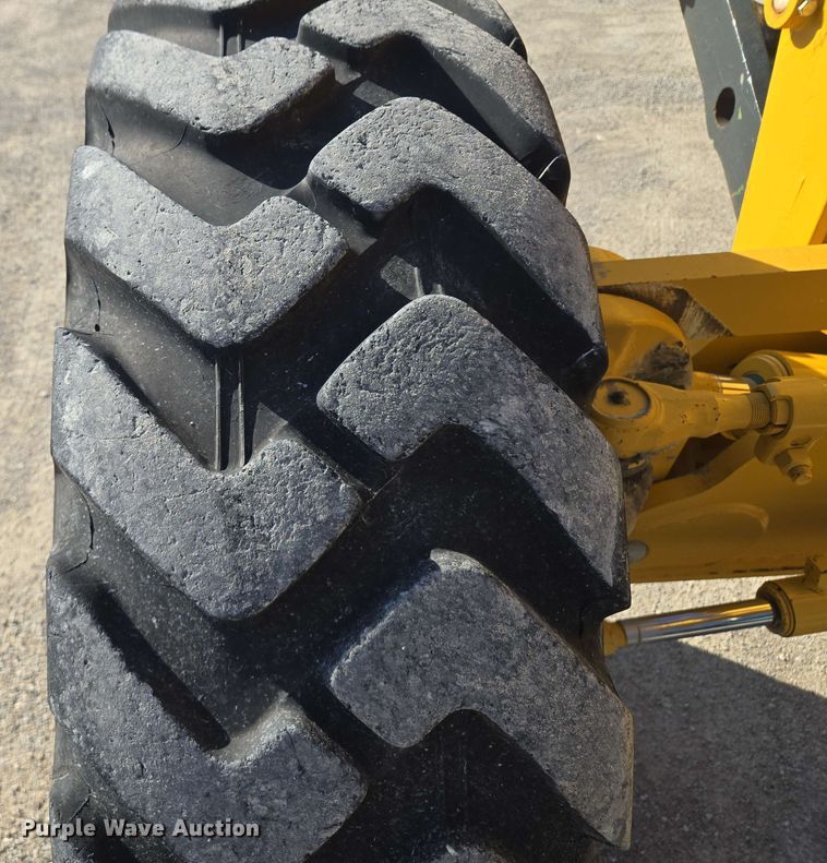 image for item EM7251 2018 John Deere  770G motor grader