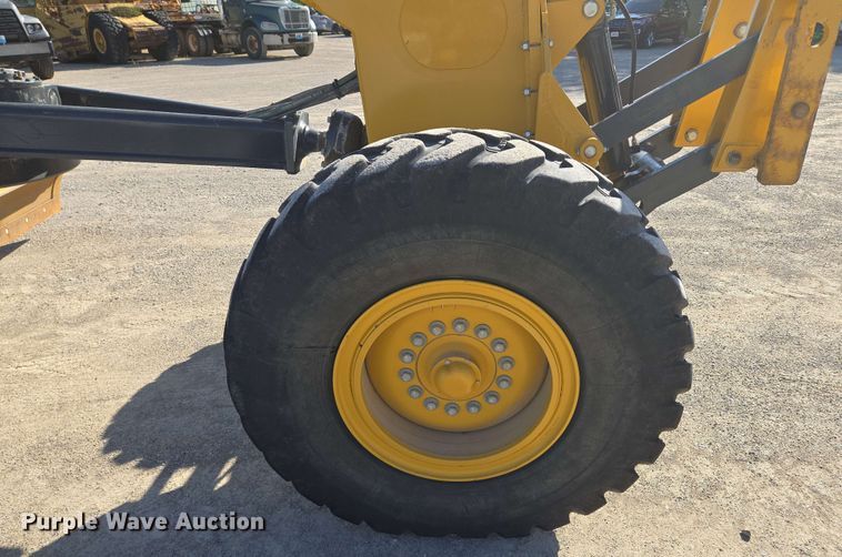 image for item EM7251 2018 John Deere  770G motor grader