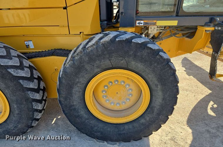 image for item EM7251 2018 John Deere  770G motor grader