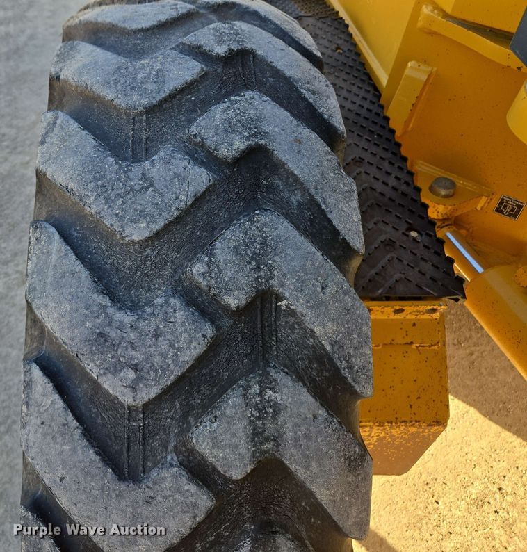 image for item EM7251 2018 John Deere  770G motor grader