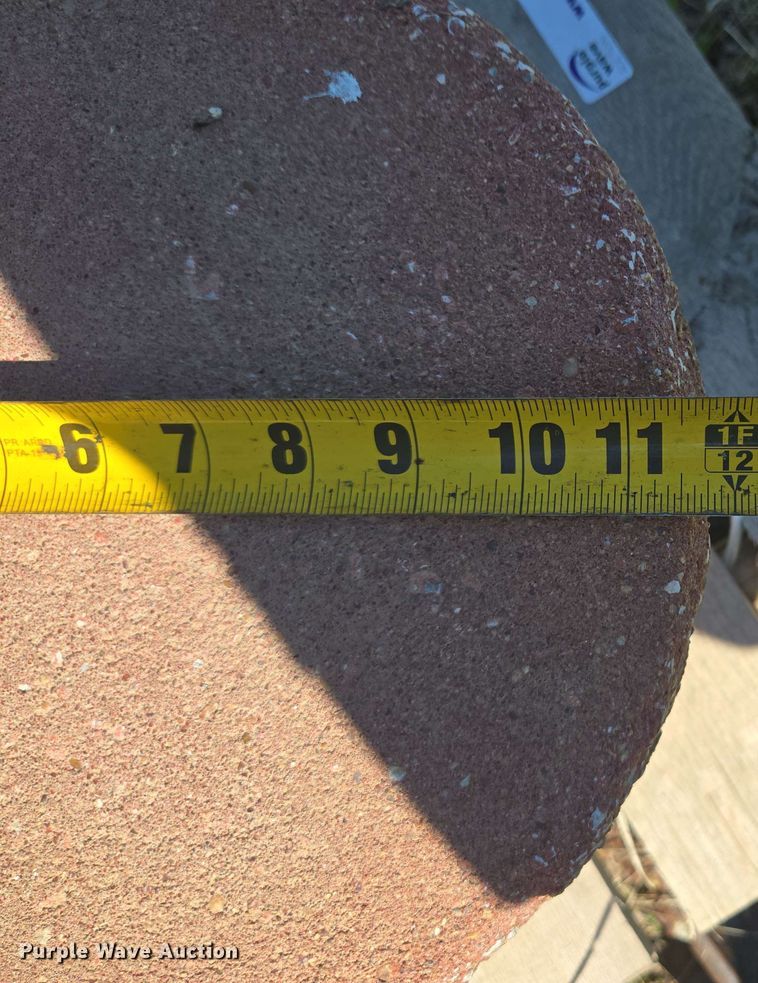 image for item EM7252 Approximately 120 bricks 