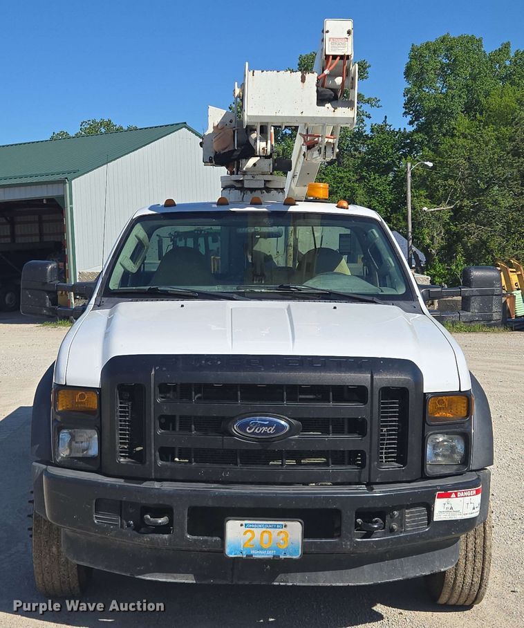 image for item EM7254 2008 Ford  F550 Super Duty XL  bucket truck