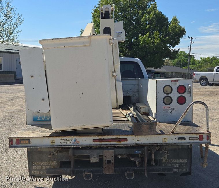 image for item EM7254 2008 Ford  F550 Super Duty XL  bucket truck