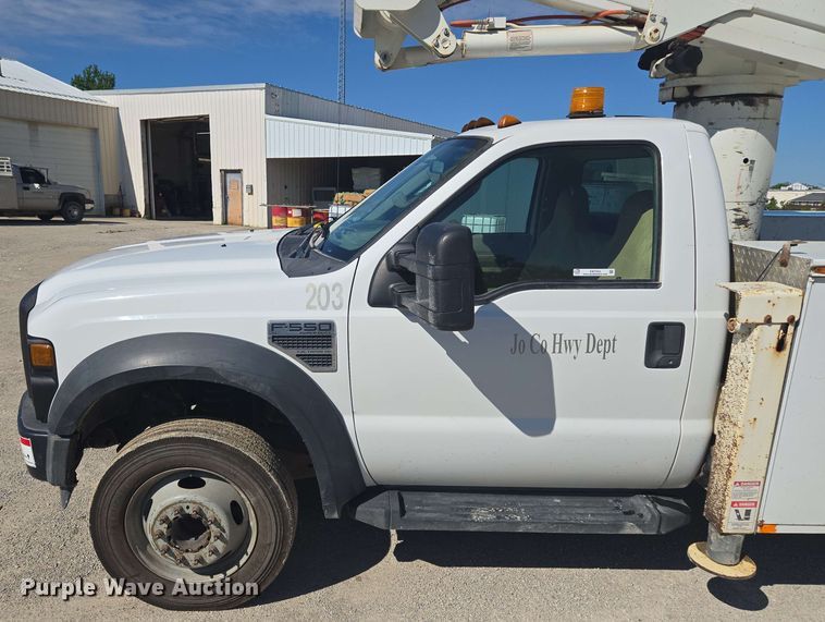 image for item EM7254 2008 Ford  F550 Super Duty XL  bucket truck