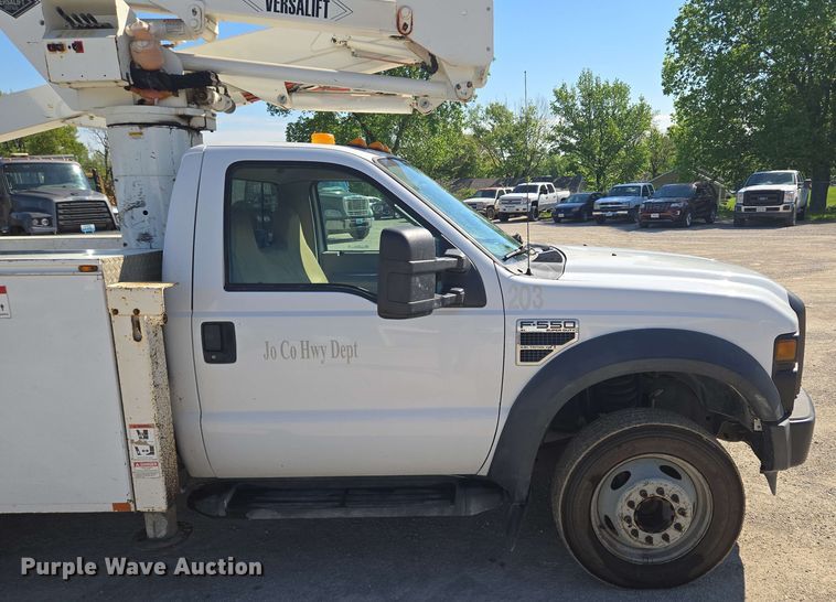 image for item EM7254 2008 Ford  F550 Super Duty XL  bucket truck