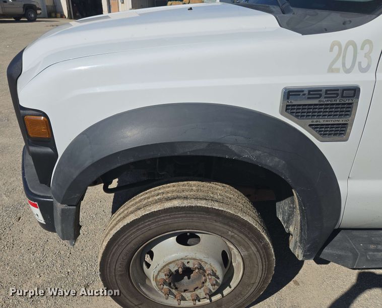 image for item EM7254 2008 Ford  F550 Super Duty XL  bucket truck