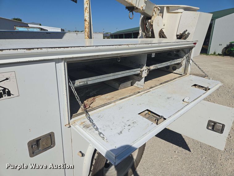 image for item EM7254 2008 Ford  F550 Super Duty XL  bucket truck