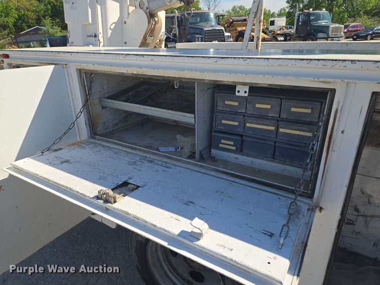 image for item EM7254 2008 Ford  F550 Super Duty XL  bucket truck