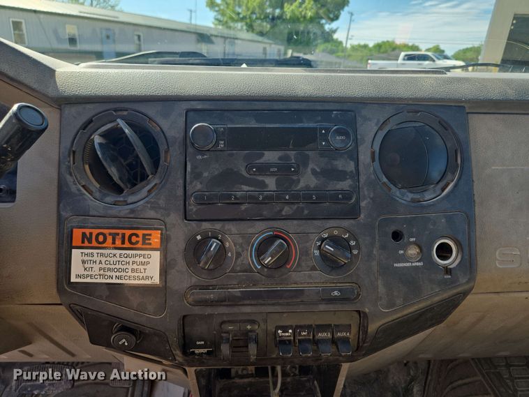 image for item EM7254 2008 Ford  F550 Super Duty XL  bucket truck