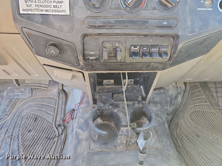 image for item EM7254 2008 Ford  F550 Super Duty XL  bucket truck