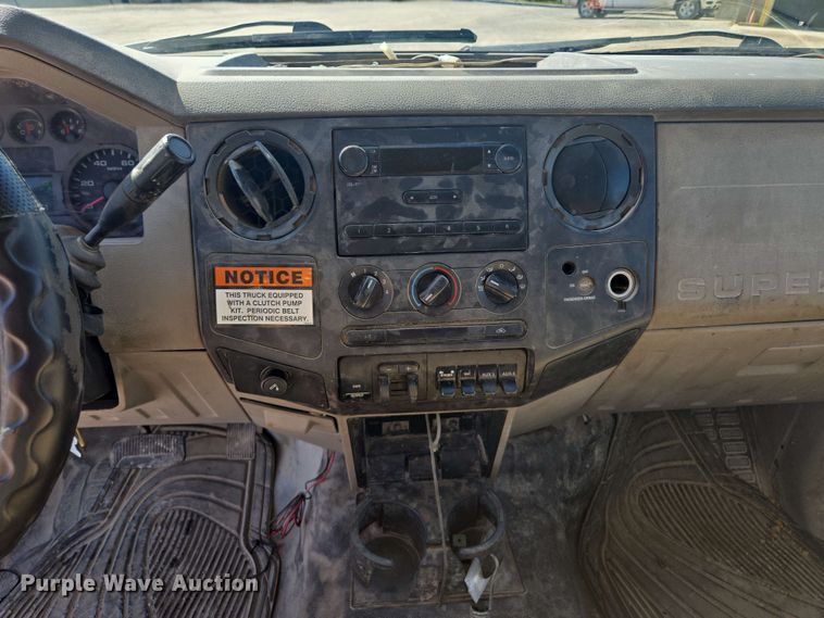 image for item EM7254 2008 Ford  F550 Super Duty XL  bucket truck