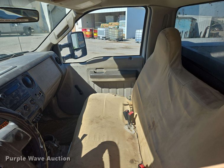 image for item EM7254 2008 Ford  F550 Super Duty XL  bucket truck