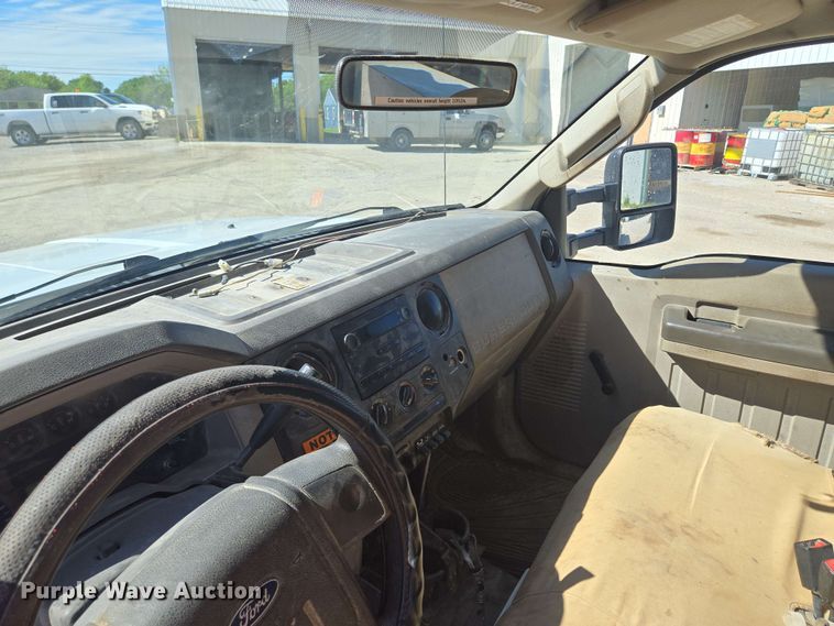 image for item EM7254 2008 Ford  F550 Super Duty XL  bucket truck