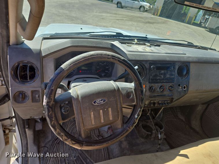 image for item EM7254 2008 Ford  F550 Super Duty XL  bucket truck