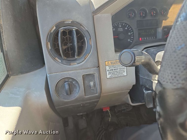 image for item EM7254 2008 Ford  F550 Super Duty XL  bucket truck