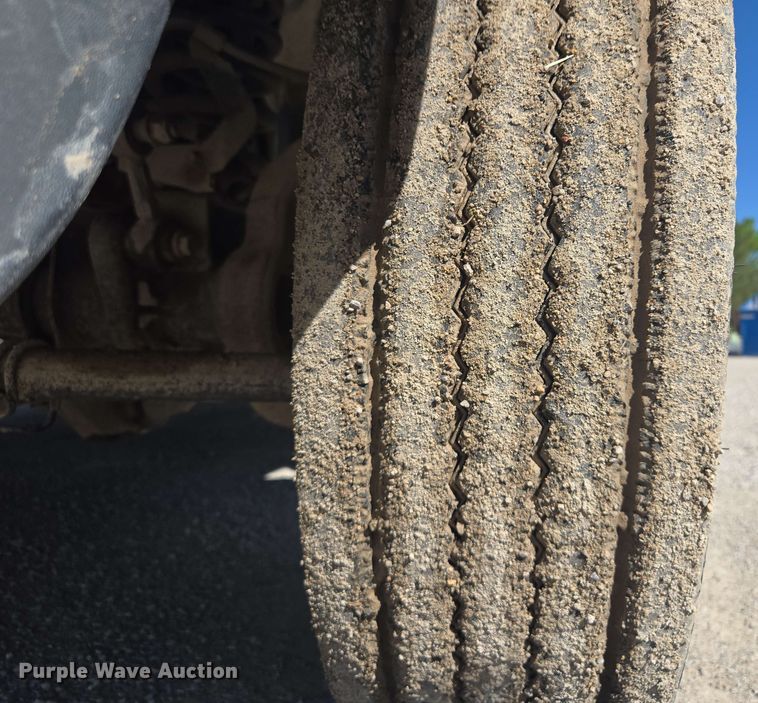 image for item EM7254 2008 Ford  F550 Super Duty XL  bucket truck