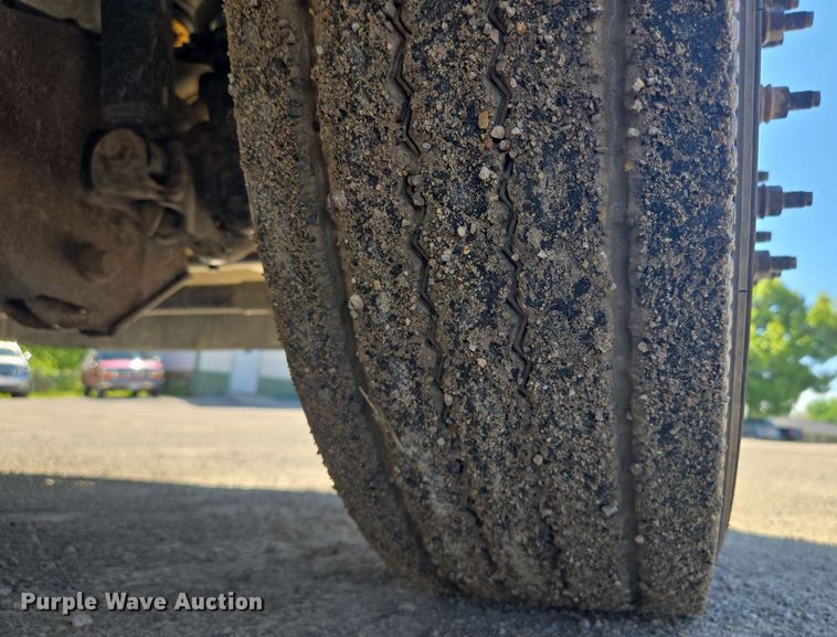 image for item EM7254 2008 Ford  F550 Super Duty XL  bucket truck