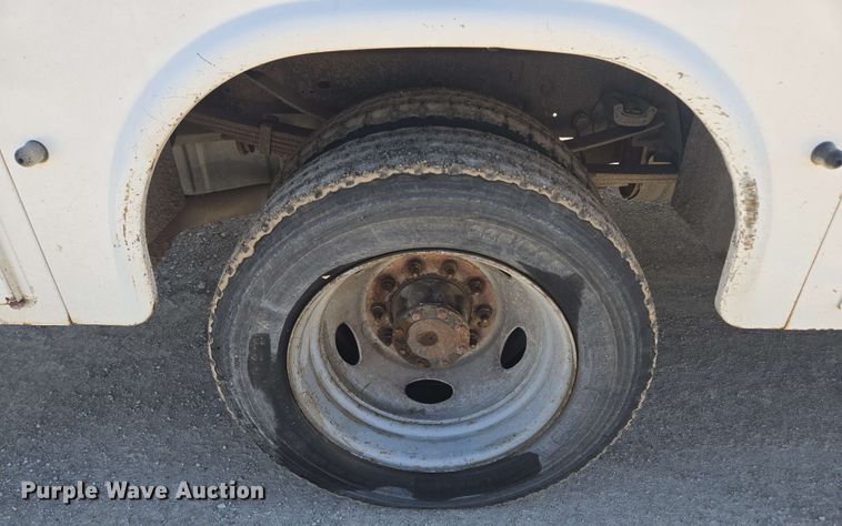 image for item EM7254 2008 Ford  F550 Super Duty XL  bucket truck