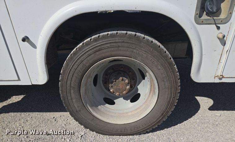 image for item EM7254 2008 Ford  F550 Super Duty XL  bucket truck