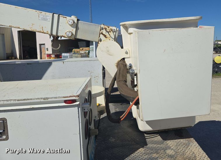 image for item EM7254 2008 Ford  F550 Super Duty XL  bucket truck