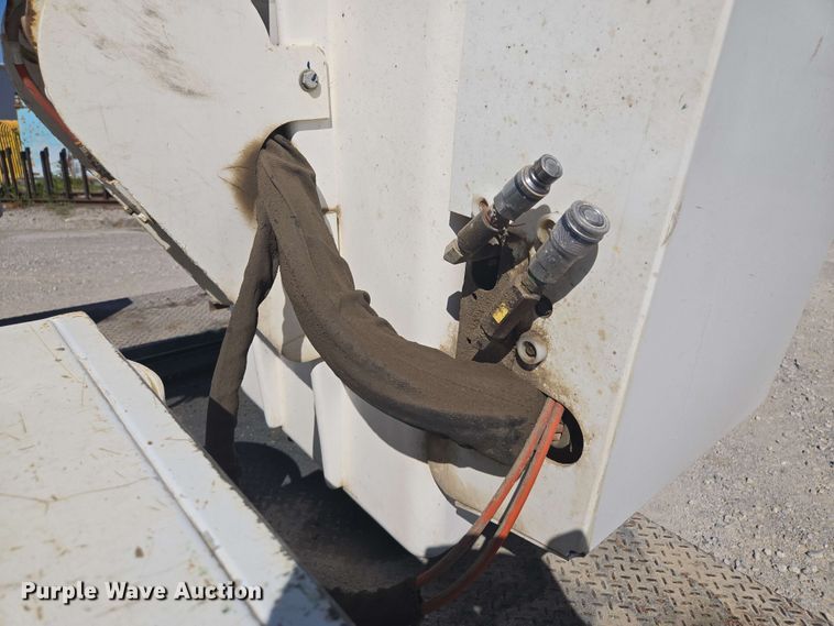 image for item EM7254 2008 Ford  F550 Super Duty XL  bucket truck