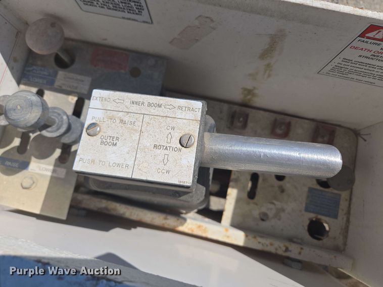 image for item EM7254 2008 Ford  F550 Super Duty XL  bucket truck