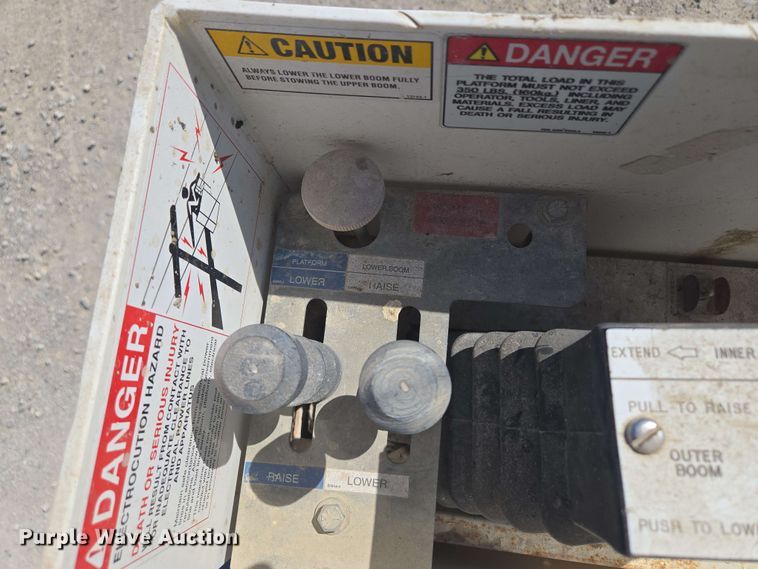 image for item EM7254 2008 Ford  F550 Super Duty XL  bucket truck