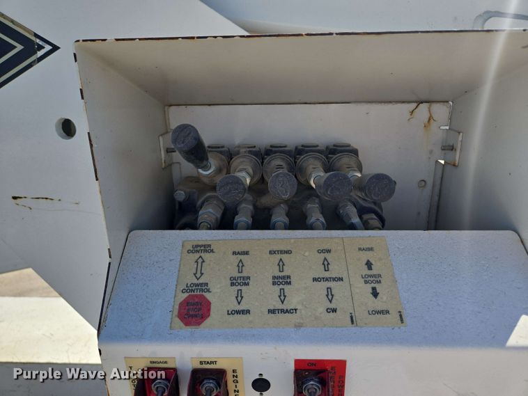 image for item EM7254 2008 Ford  F550 Super Duty XL  bucket truck