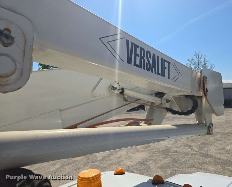 image for item EM7254 2008 Ford  F550 Super Duty XL  bucket truck