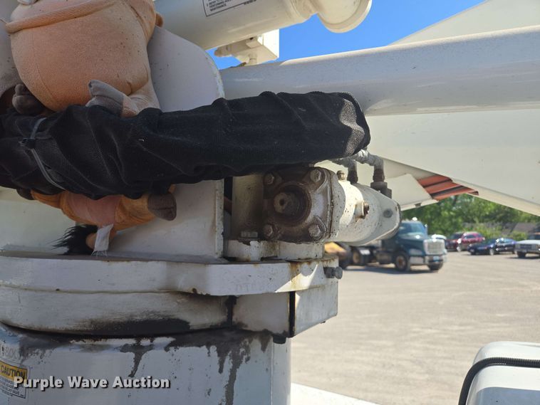 image for item EM7254 2008 Ford  F550 Super Duty XL  bucket truck