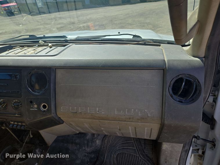 image for item EM7254 2008 Ford  F550 Super Duty XL  bucket truck