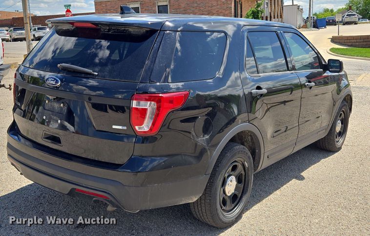 image for item EM7256 2017 Ford Explorer Police Interceptor SUV