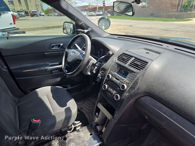 image for item EM7256 2017 Ford Explorer Police Interceptor SUV