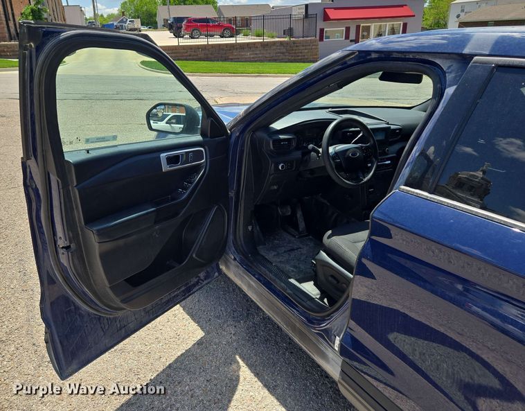 image for item EM7259 2020 Ford Explorer Police interceptor SUV