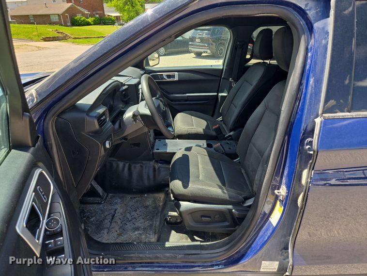 image for item EM7259 2020 Ford Explorer Police interceptor SUV